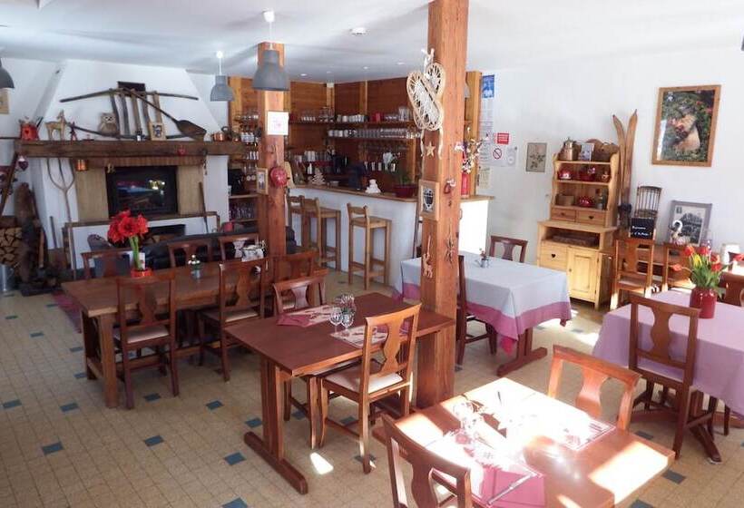 הוסטל Auberge Du Pont De L Alp