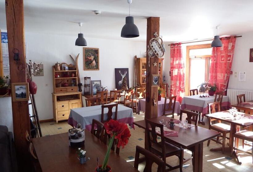 호스텔 Auberge Du Pont De L Alp