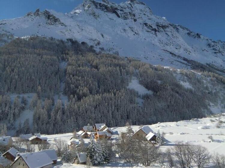 הוסטל Auberge Du Pont De L Alp