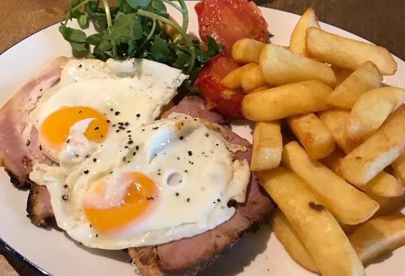 הוסטל The Red Lion Inn & Restaurant