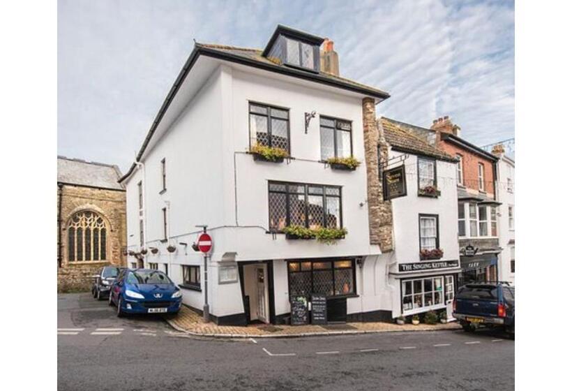 هاستل Seven Stars