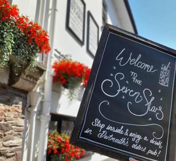 هاستل Seven Stars