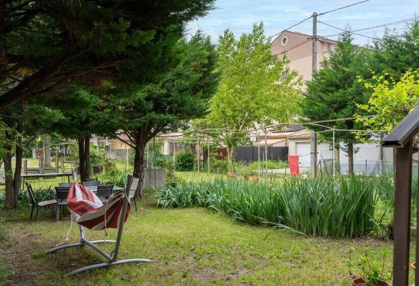 Alexandra Apartments