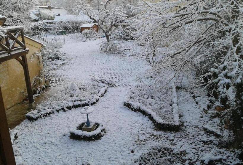 민박 Le Clos Fleuri