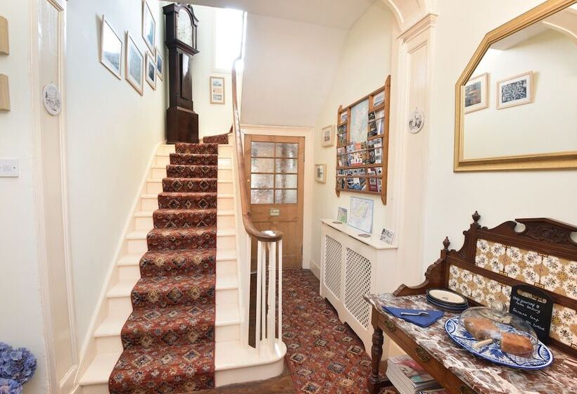 تختخواب و صبحانه Sydney House