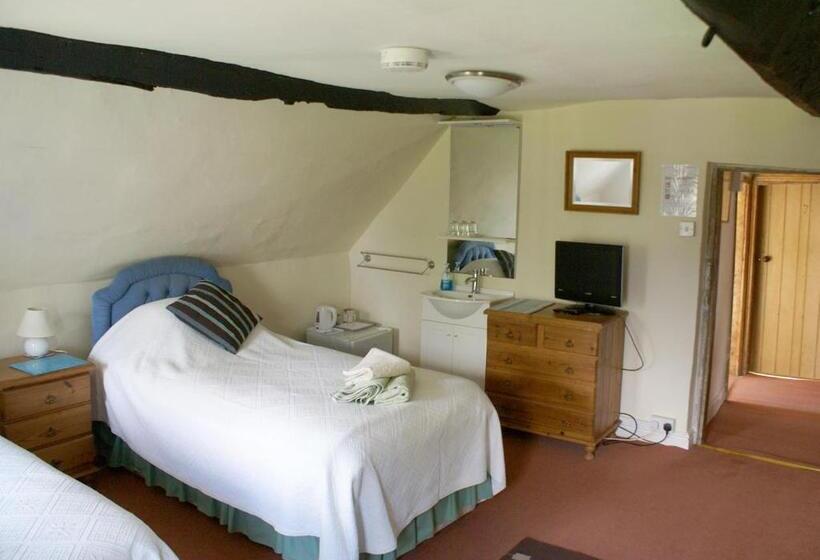 Haselor Farm B & B