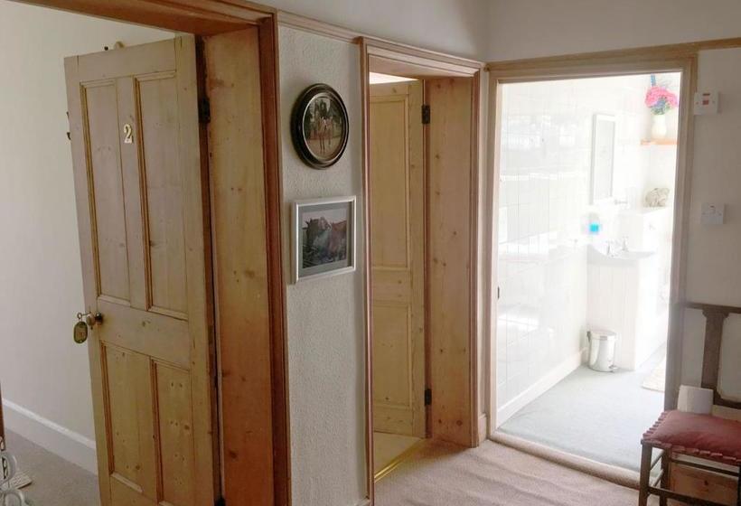 Haselor Farm B & B