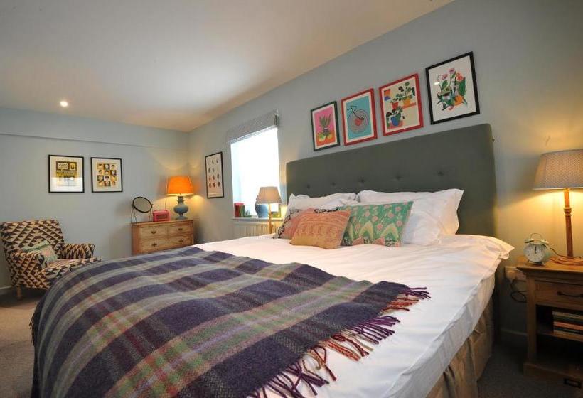 ホテル The Narrowboat