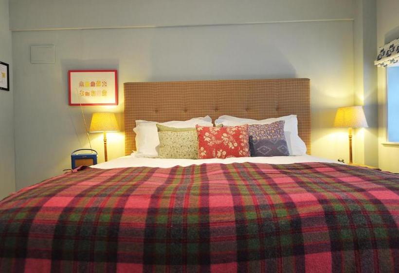 ホテル The Narrowboat