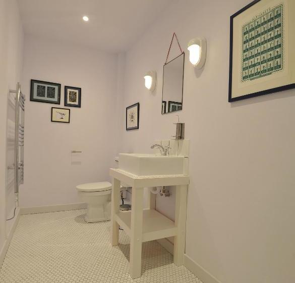 ホテル The Narrowboat