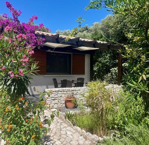 酒店 Poisson Rouge