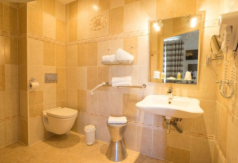 ホテル Restaurant Bellevue