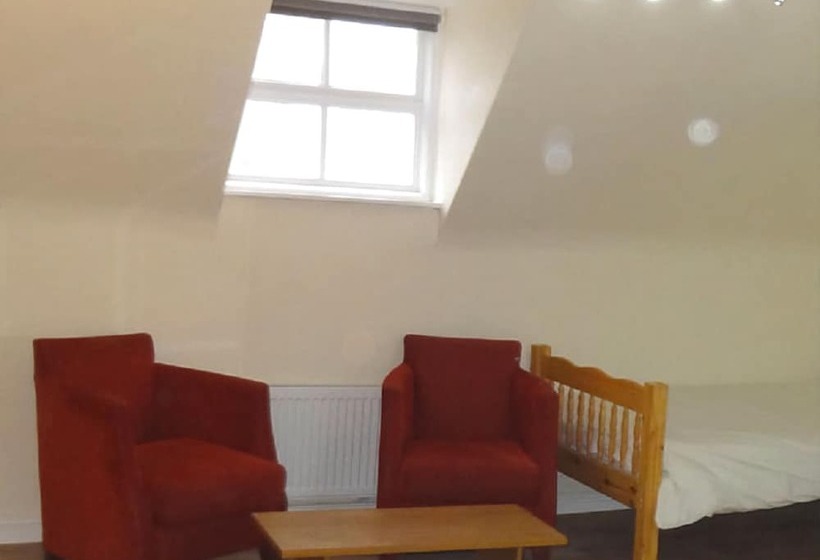 Отель The Crown And Woolpack