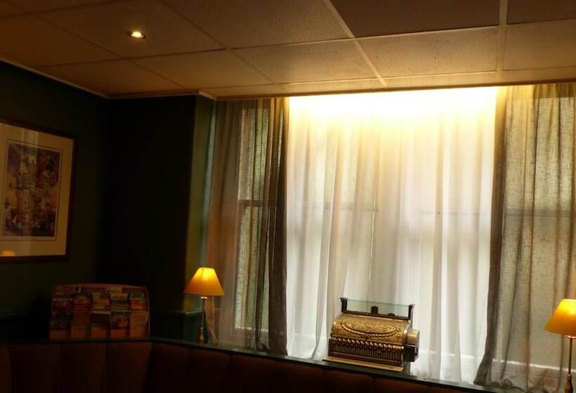 ホテル The Waverley