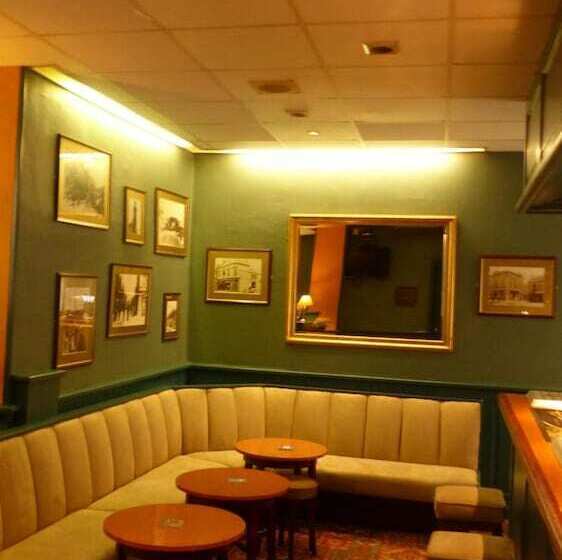 ホテル The Waverley