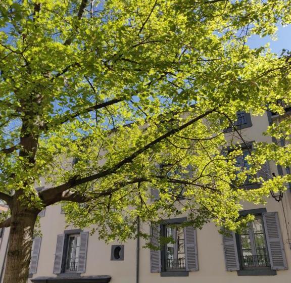 ペンション 5 Chambres En Ville