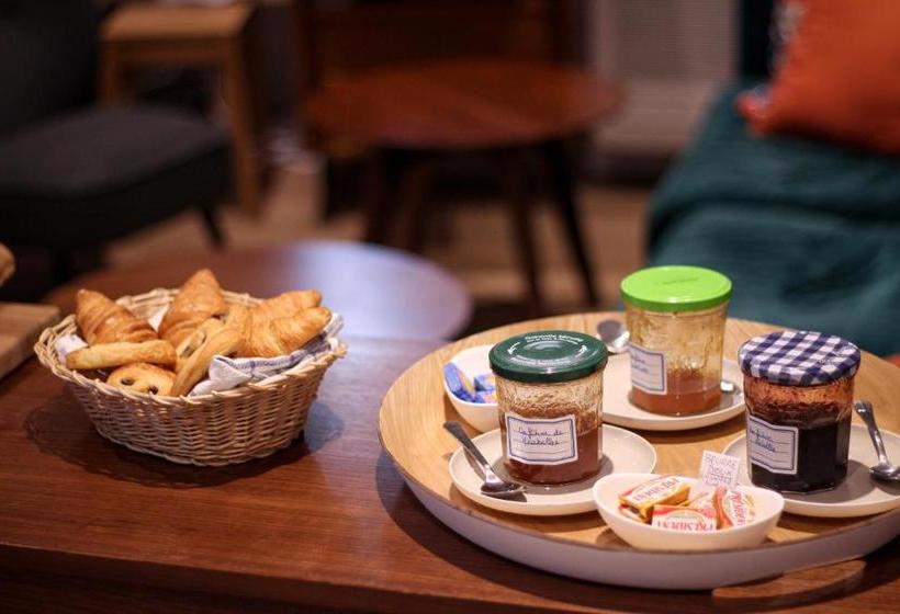 פנסיון 5 Chambres En Ville