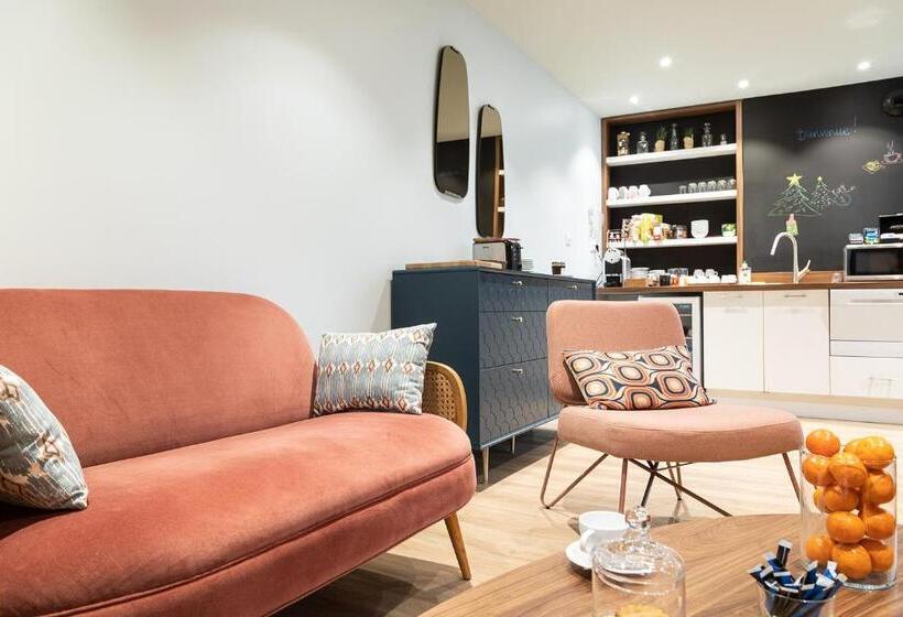 펜션 5 Chambres En Ville