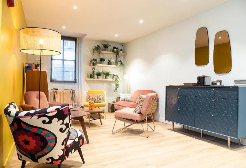 ペンション 5 Chambres En Ville