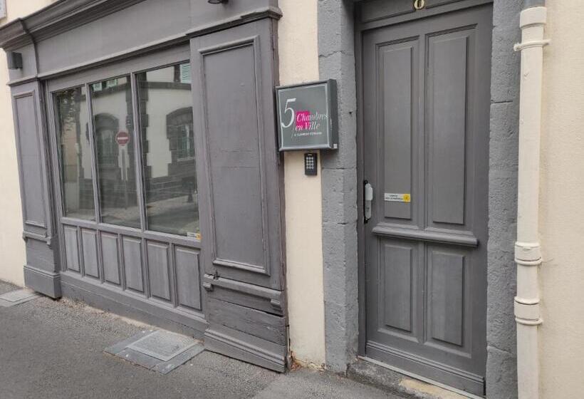 ペンション 5 Chambres En Ville