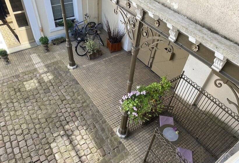 פנסיון Au Jardin Des Deux Ponts