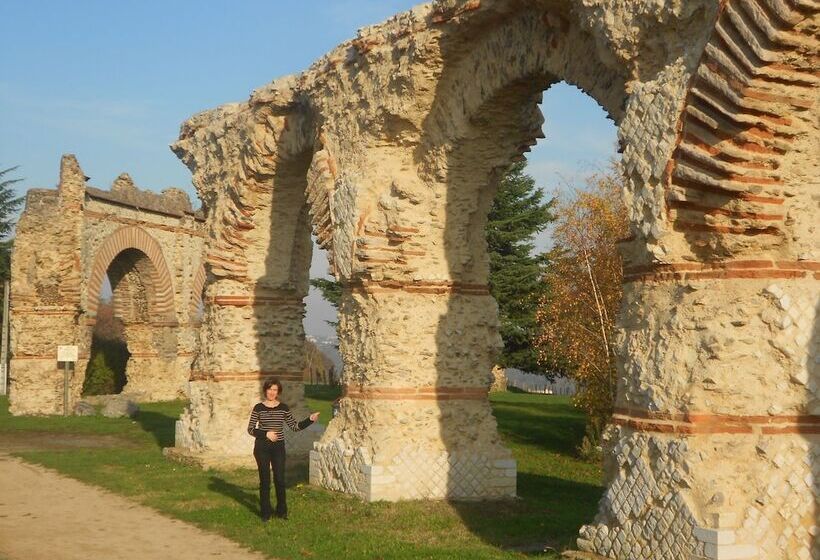 膳宿费 Chez Colombine