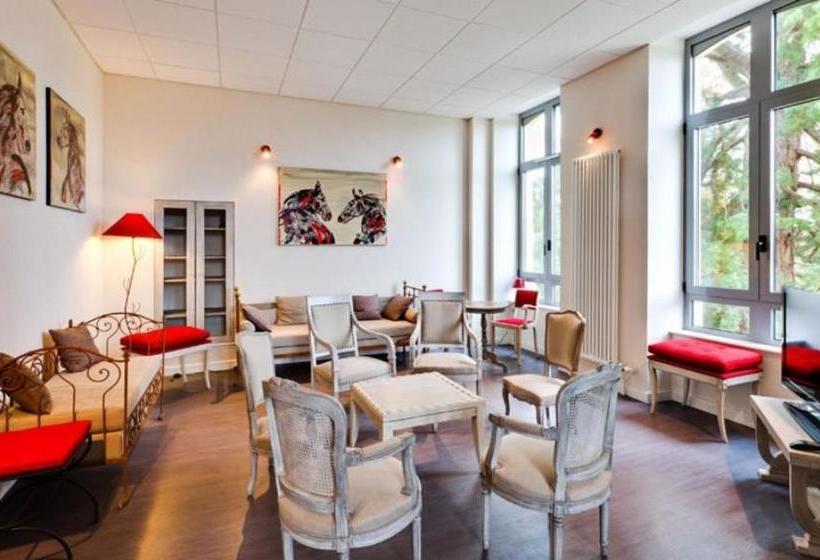 פנסיון La Maison Des Officiers