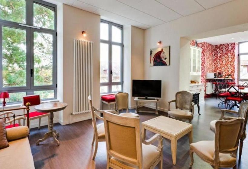 פנסיון La Maison Des Officiers