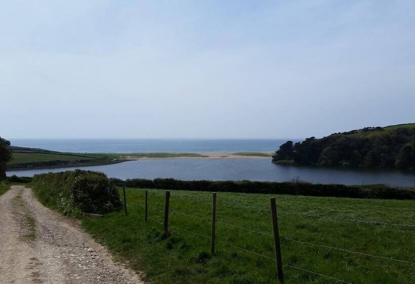 Пансион Mandeley Guest House