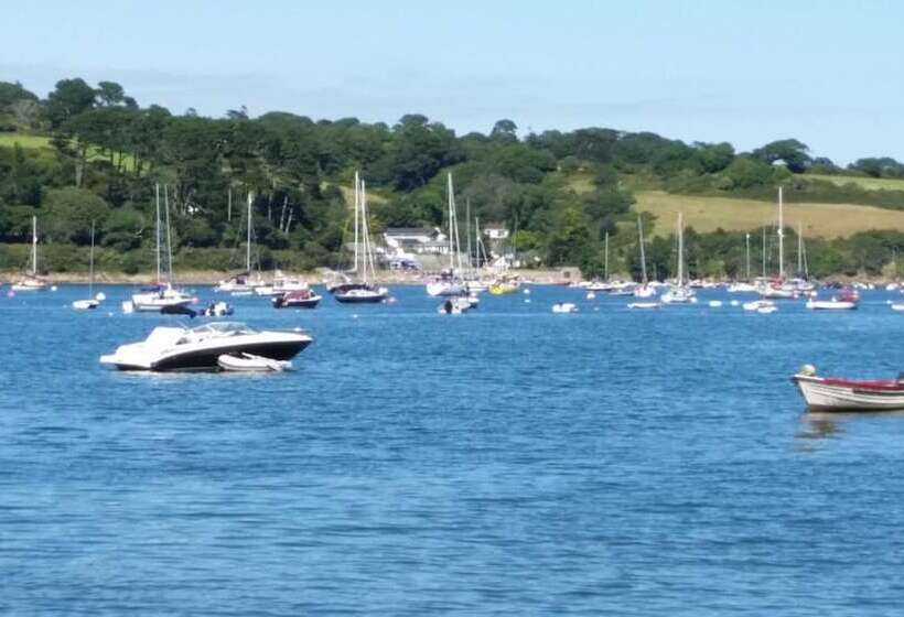 Пансион Mandeley Guest House