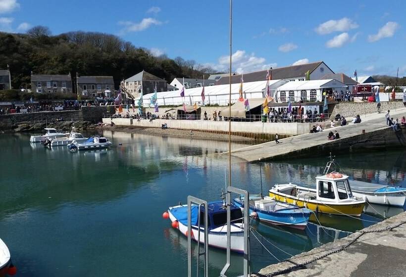 Пансион Mandeley Guest House