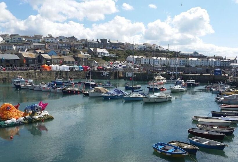 Пансион Mandeley Guest House