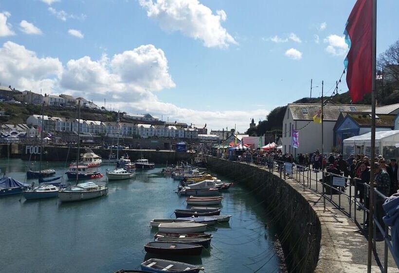 Пансион Mandeley Guest House