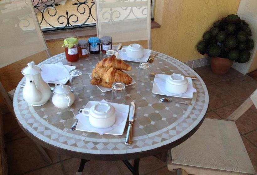 Пансион Villa Plein Sud à 900m Du Centre De Cavalaire Sur Mer Chambre Climatisée Piscine Spa Calme Et