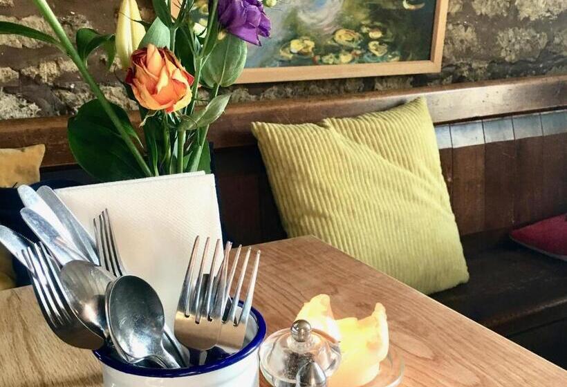 فندق صغير The Mousetrap Inn