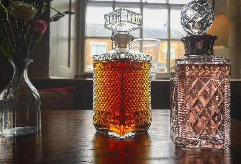 فندق صغير The Mousetrap Inn