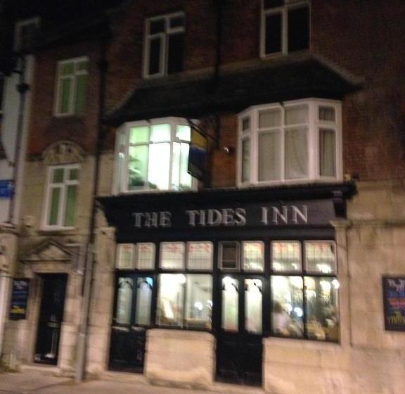 호스텔 The Tides Inn