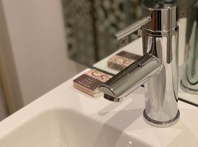 Общежитие The Wheatsheaf Inn