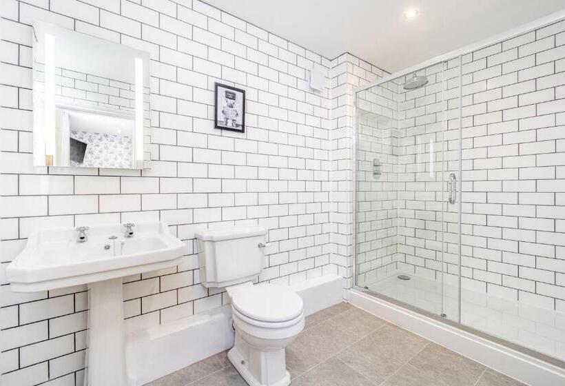 הוסטל Whichcote Arms