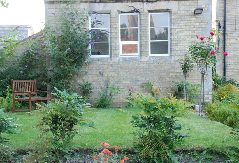 הוסטל Whichcote Arms