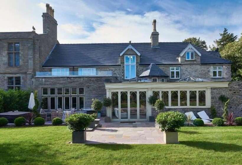 Lanelay Hall Hotel & Spa