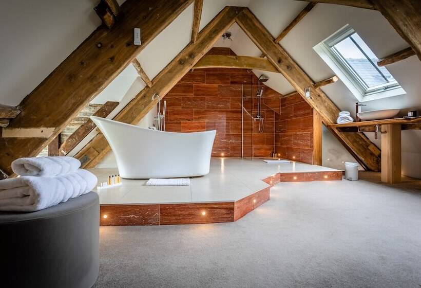 Lanelay Hall Hotel & Spa