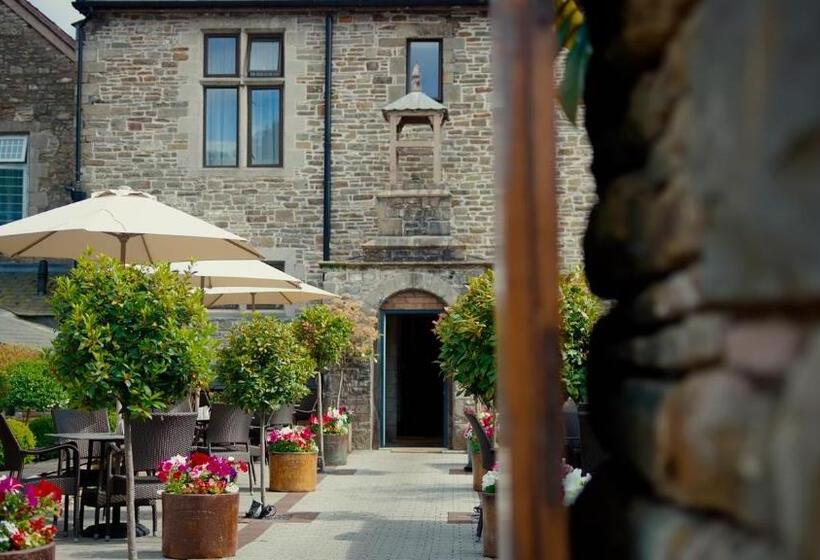 Lanelay Hall Hotel & Spa