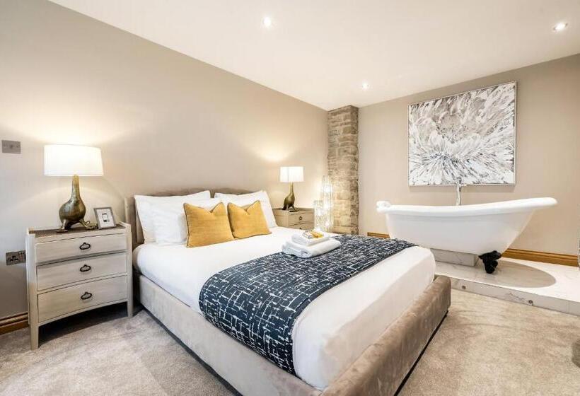 Lanelay Hall Hotel & Spa