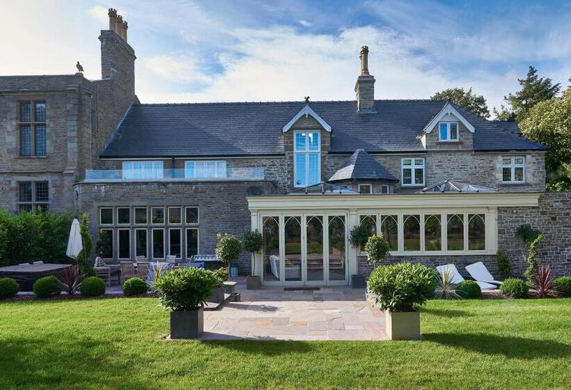 Lanelay Hall Hotel & Spa