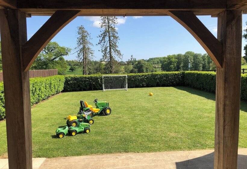 בית מלון כפרי Moo Cow Cottage Self Catering