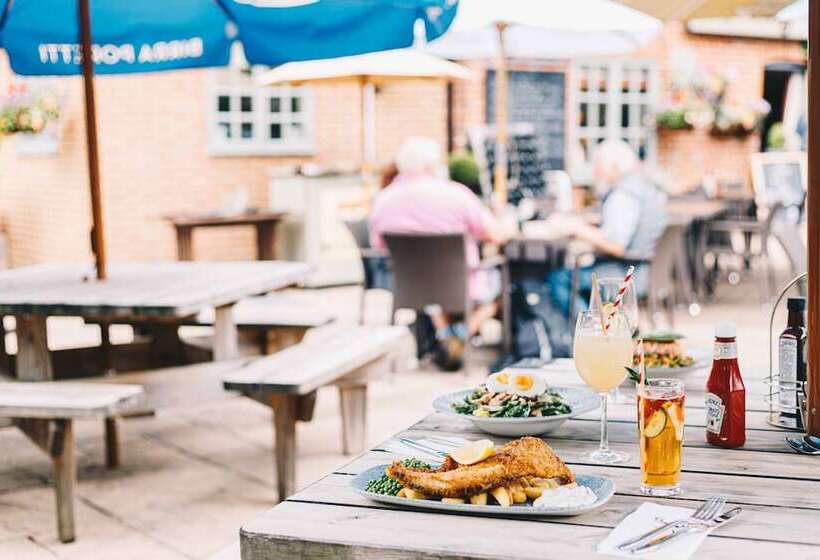 酒店 The Stag On The River