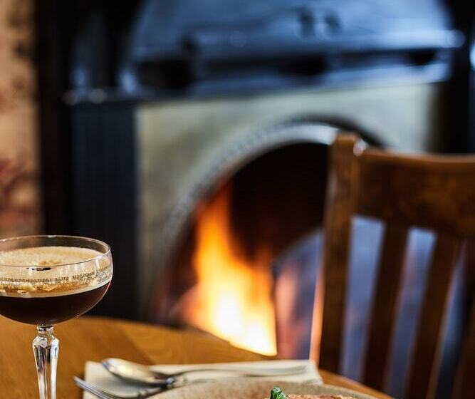 酒店 The Stag On The River