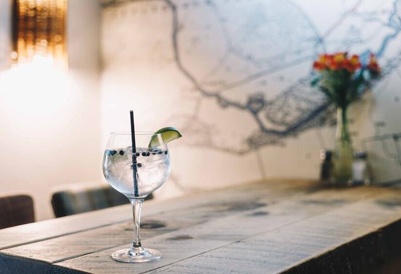 酒店 The Stag On The River