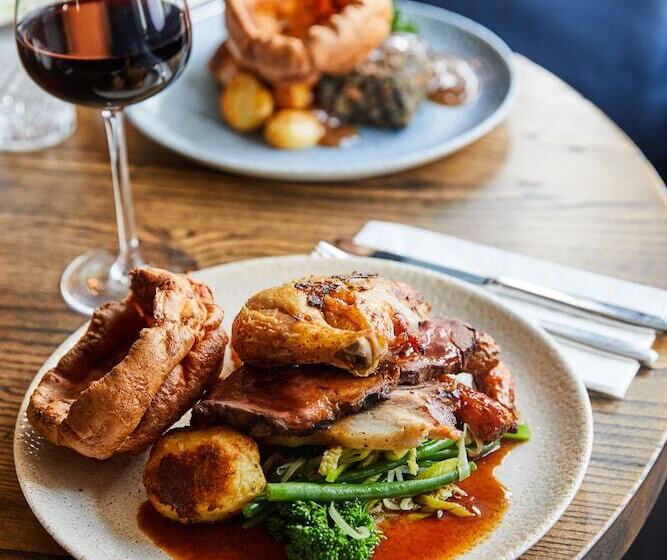 酒店 The Stag On The River